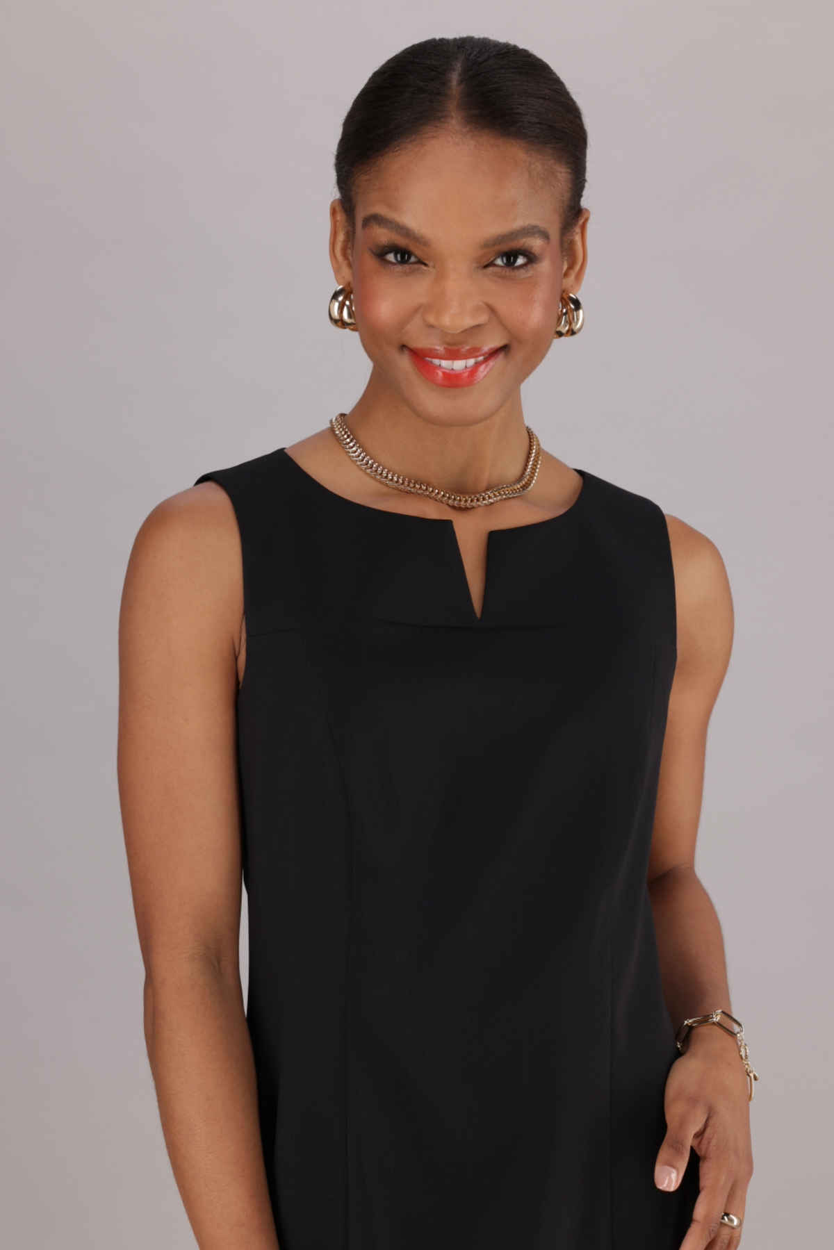 Fitted Sleeveless Knee Length Shift Dress – Black