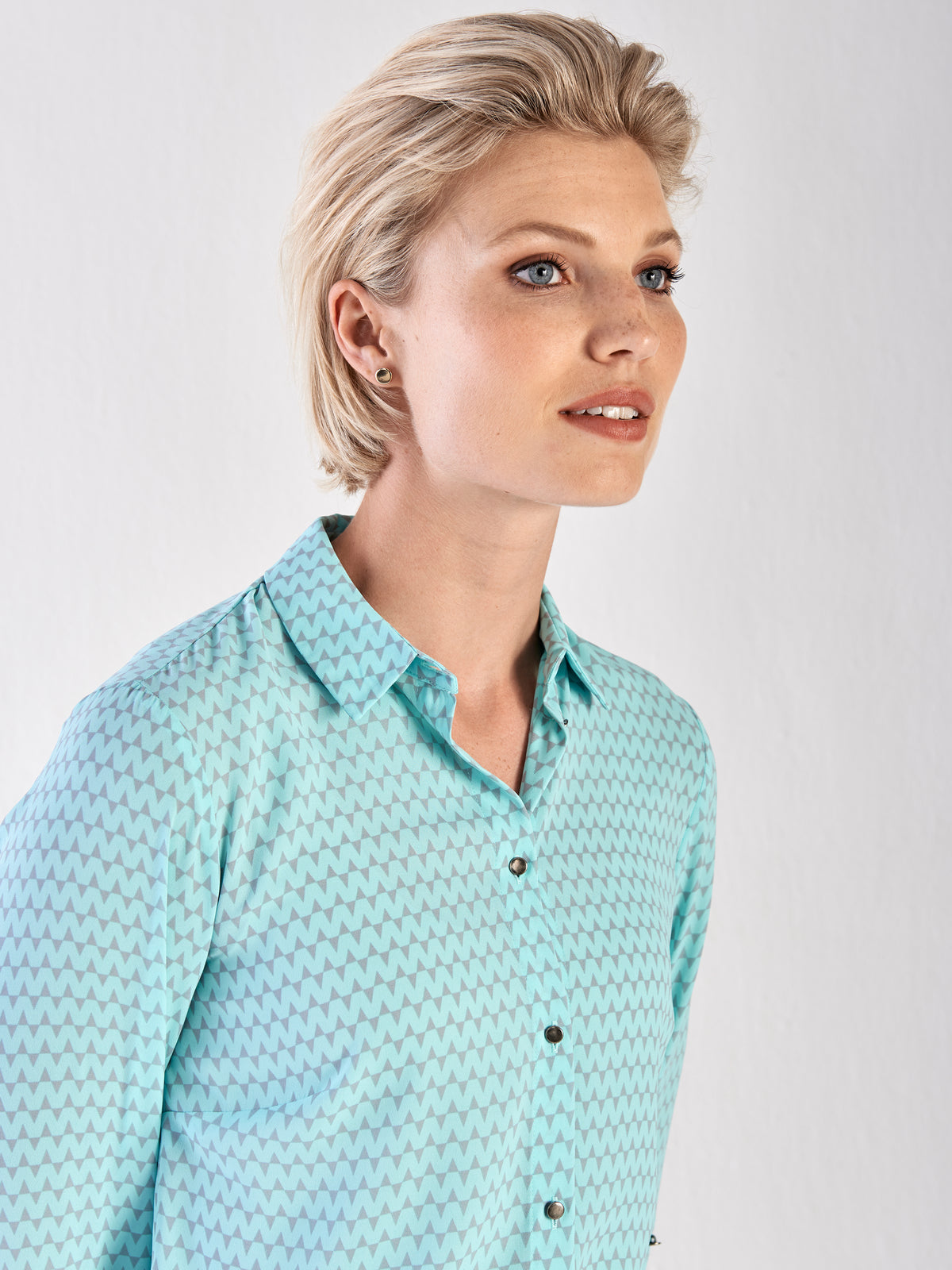 Cathy classic buttoned shirt -blue