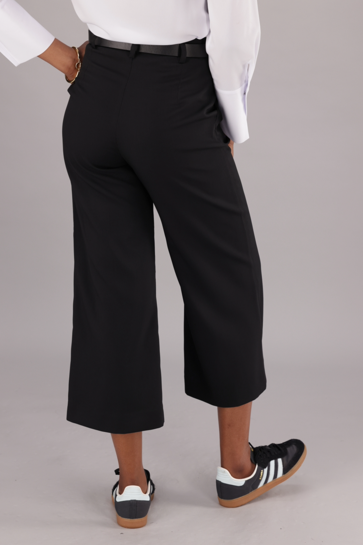 Ladies Casual Cropped Wide Leg Black Pants by Imagemakers