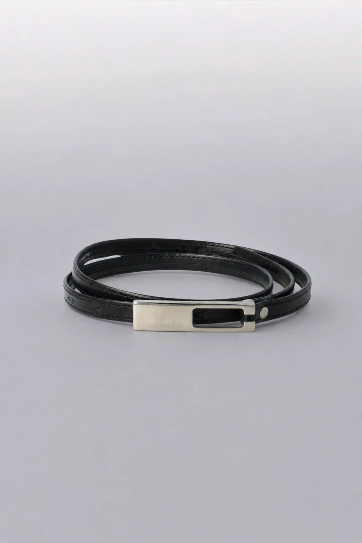 Skinny black leather belt for women from ImNow.