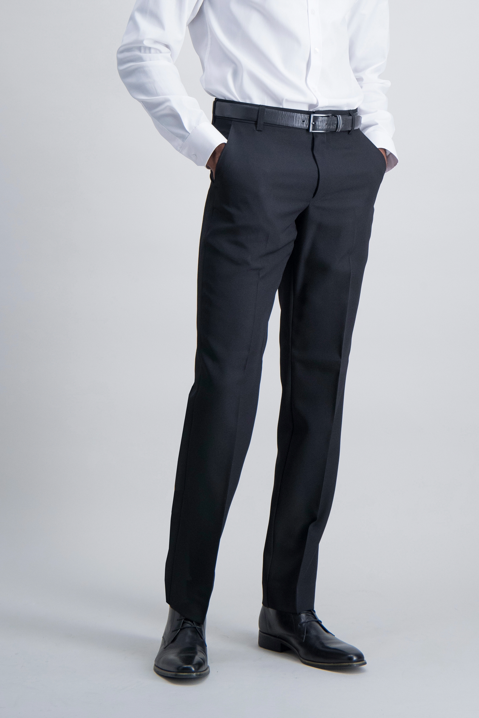 Men's formal pants for the office in black.
