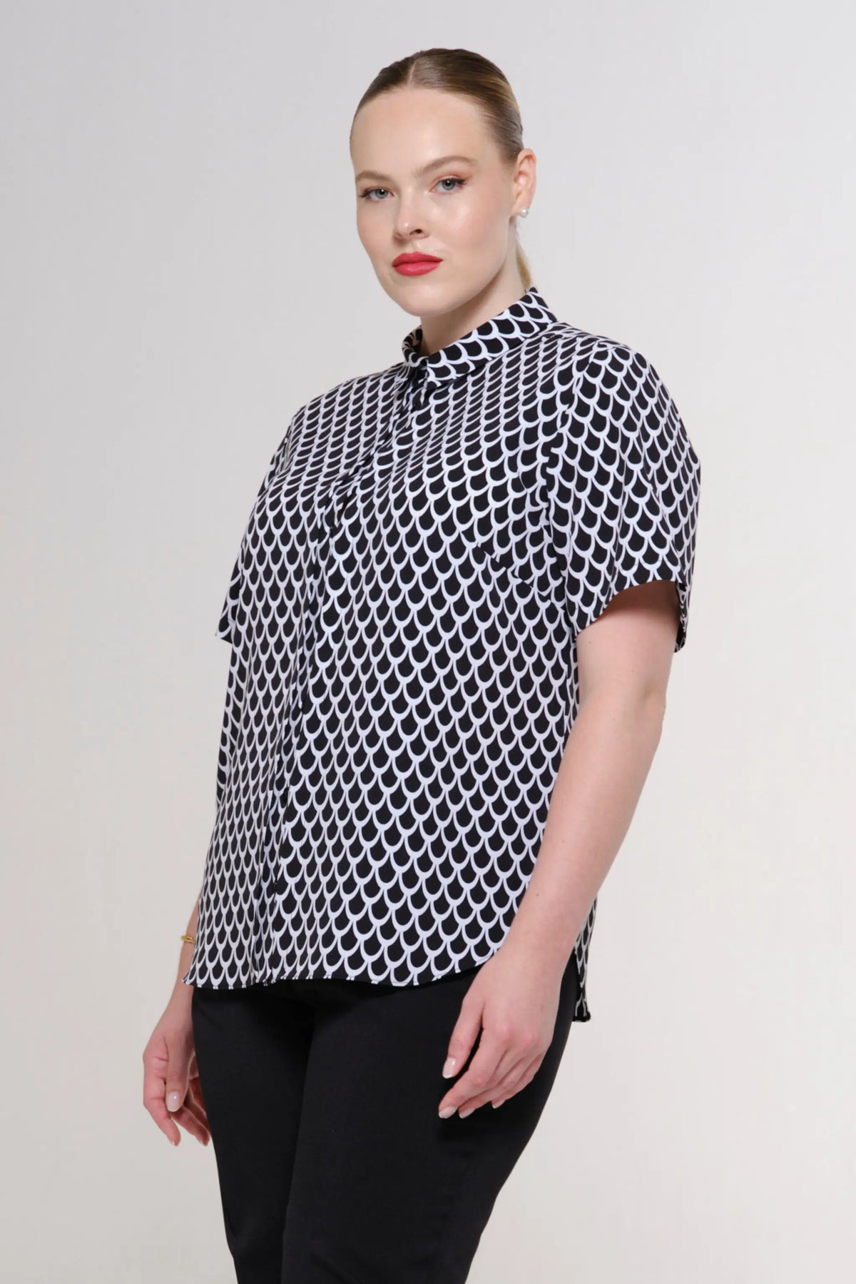 Women’s black formal blazer suit with printed blouse – office wear outfit South Africa