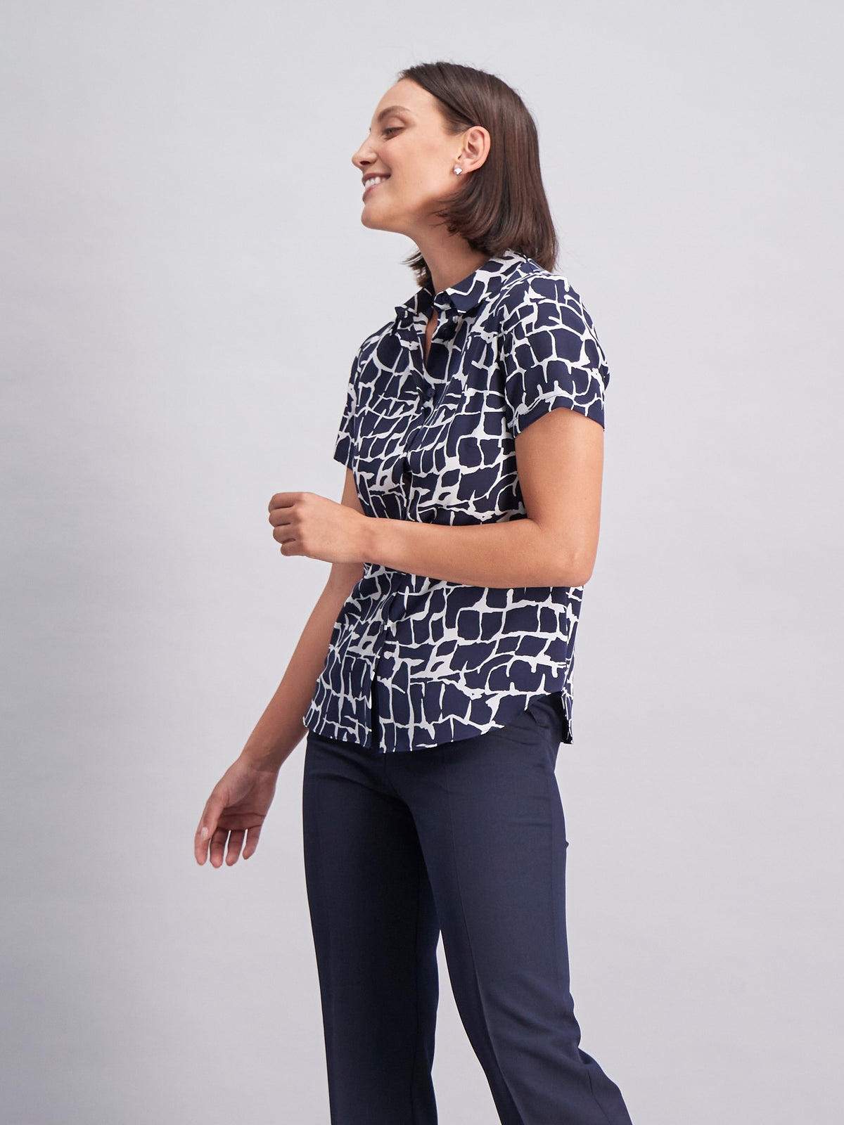 Carrie classic buttoned shirt - navy/white