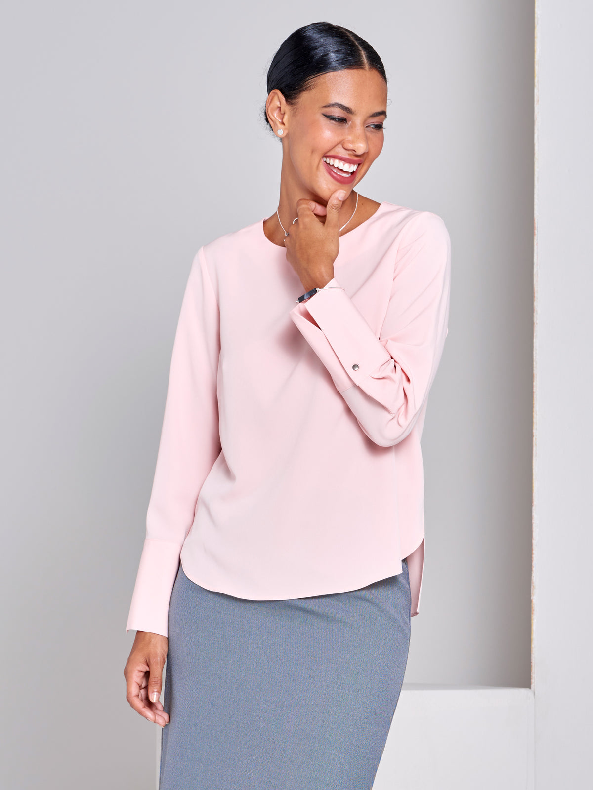 Ladies round neck office top  long sleeves, wrinkle-resistant in nude pink